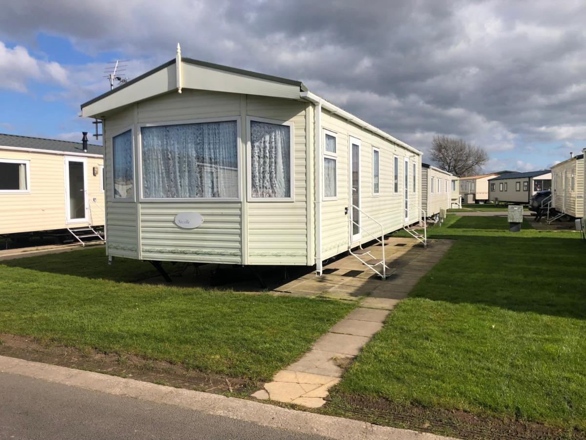 Lovely 3 Bedroom 8 Berth Caravan In Rhyl Exterior foto